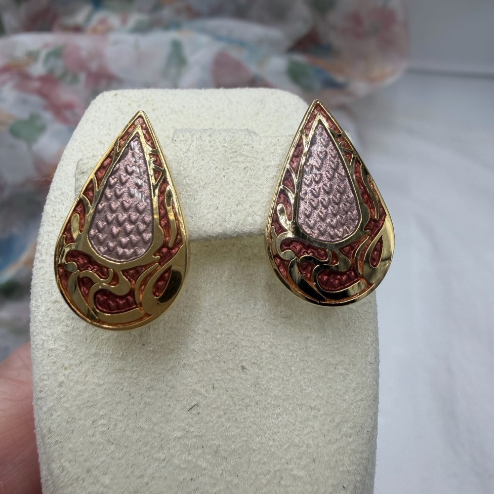 Vintage Roccoco Gold and Red Teardrop pierced Earrings #318